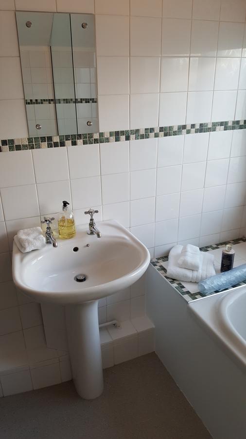 Sadlers Guest House Wokingham Luaran gambar